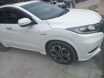 Honda Vezel Hybrid Z 2015