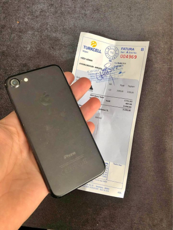IPHONE 7 WITH INVOICE