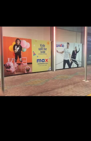 ورشه تصميم وطباعه جميع أنواع الاستيكر والبانر واللوحات الاعلانيه ابو ظبي دبي العي