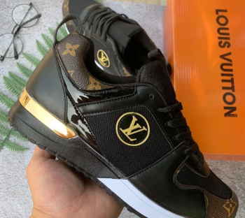 شوزات ماركه لويس فيتون