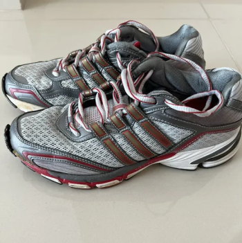 Adidas supernova shoes