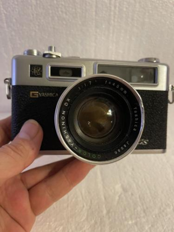 Yashica electro35 GS 35mm Rangefinder YashinonDXFilm Camera Lens 1:1.7 f = 45mm in Zephyrhills, Florida