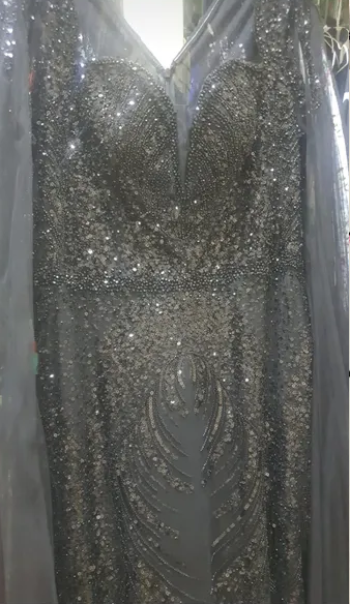 فستان للمناسبات جديد