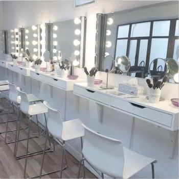 Need expert girls for salon