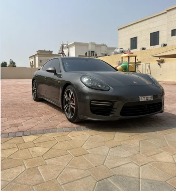 Panamera GTS Clean.