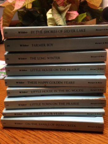 8 Paperbacks by Laura Ingalls Wilder, 1971, excellent condition for sale in Muttontown, New York
