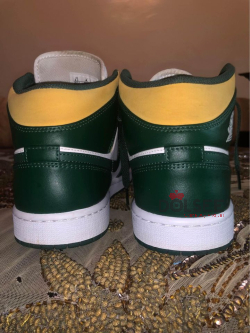  Jorden 1 Mid sonics oringinql ðŸ‡¦ðŸ‡® Taille 42 bonne cassions ðŸ’™