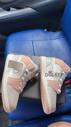 Air Jordan mid milan