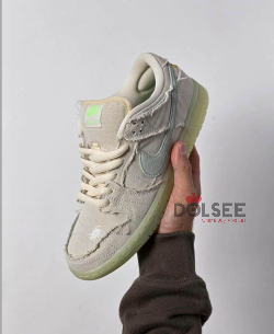 Nike 'Mummy' with box