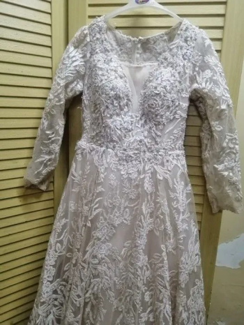 ملابس للبيع في منطقة نجران السعودية