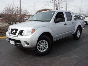 2015 Nissan Frontier SV 4x4 SV 4dr Crew Cab 5 ft. SB Pickup 6M for sale in Hoffman Estates, Illinois