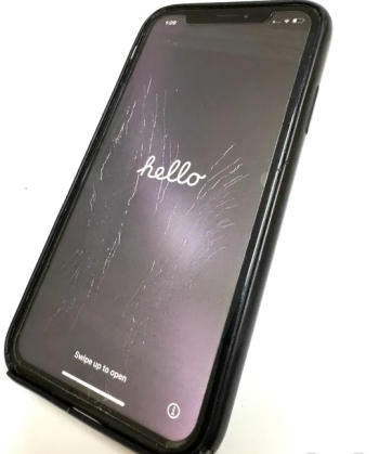 iPhone XR 128GB Black + EarPods + New USB Lightning Cable+ Aiino Case ايفون اكس ار 128 جيجابايت