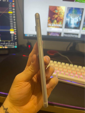 iPhone 8 Plus - 64GB