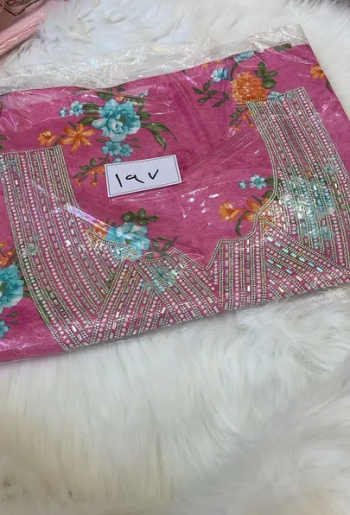 مجموعة مخاوير حرير ( قماش ) بسعر الجملة 41 ريال للقطعةً