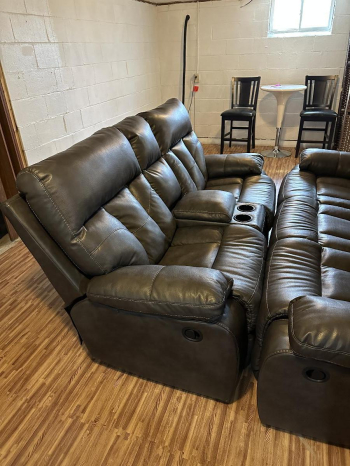 Sofa&loveseat and coffee& end tables