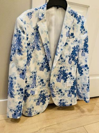 Men’s Size Medium Suit Coat/Jacket in Draper, Utah