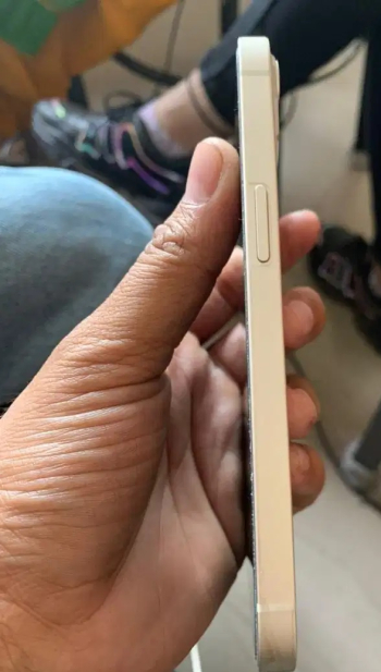 All variants of Refurbished iphone model in exclusive prices