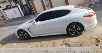 بورش بانميرا 4S v8 للبيع 2013 ( استخدام سيدة بدون حوادث ) (البيع عاجل) Porsche Panamera 4S v8