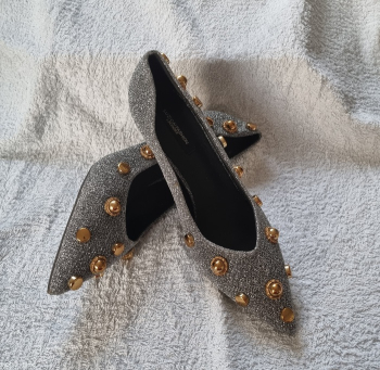 A Simple Elegant Lady Sparkle Pointed Slitetto Shoes