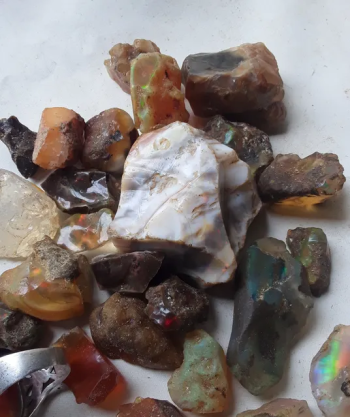 حجر اوبال اثيوبي خام