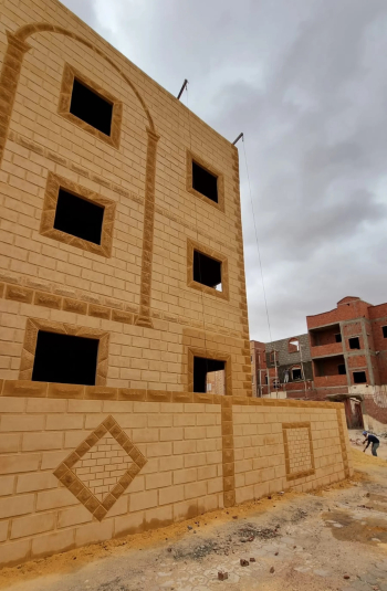 بيت ابني بيتك المنطقه الخمسه ( نصيه ممر ) بجوار مول الحسن