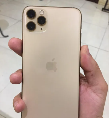 I phone 11 pro max(64 GB)