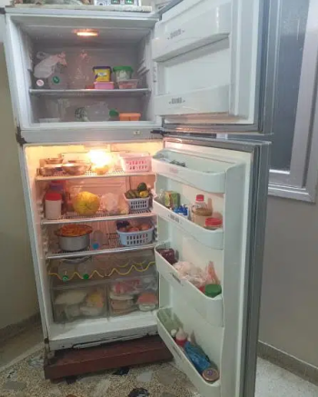 DAWLANCE FRIGE FOR SALE. . . .